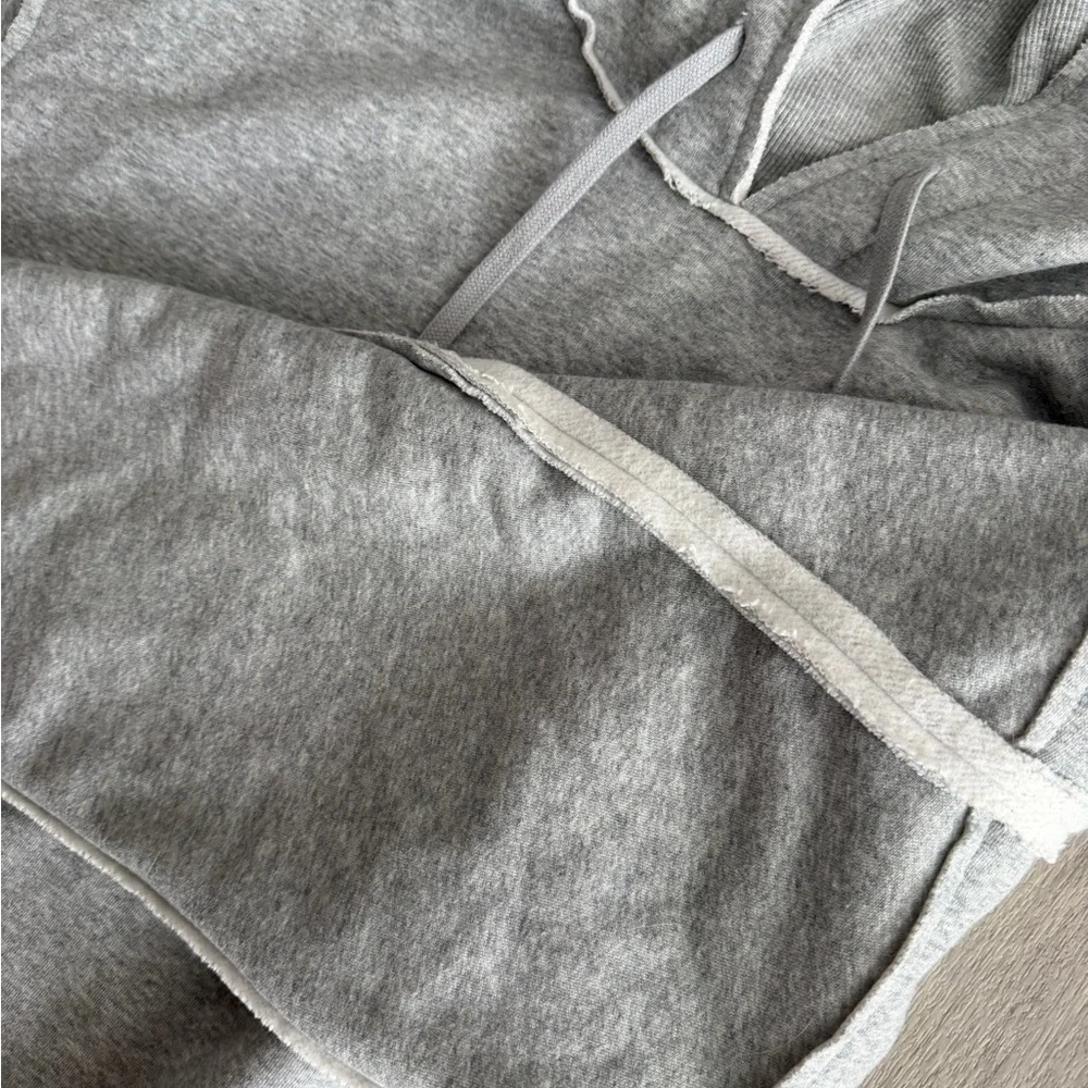 ALO Yoga Light Gray Cropped Hoodie - Picture 3 of 4